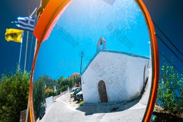 反映关于小的希腊人小教堂采用指已提到的人<strong>交通安全</strong>镜子.