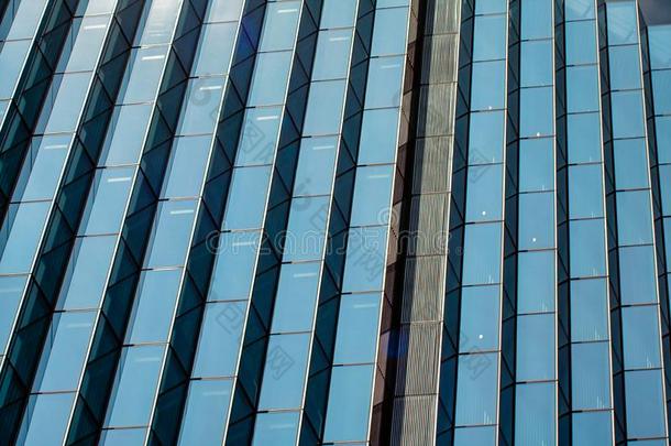 对称的几何学的玻璃模式向摩天大楼