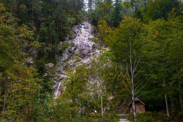调色板瀑布采用洛加斯卡山谷,斯洛文尼亚