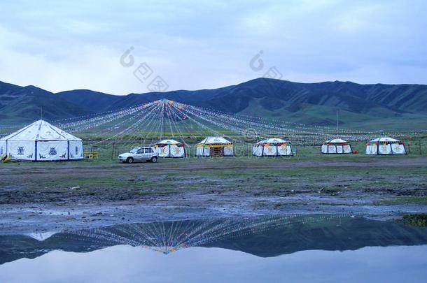 山一起青海湖