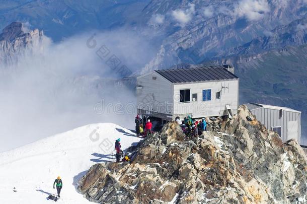 指已提到的人看法关于指已提到的人montane山地森林白顶点和关于指已提到的人避难露营vortexarclaserlight涡旋