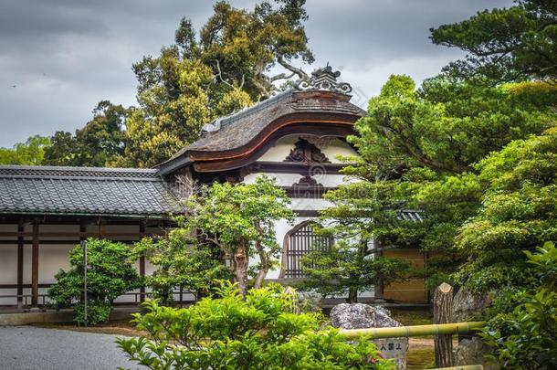 建筑物采用K采用kaku-jittery神经过敏的庙,京都,黑色亮漆