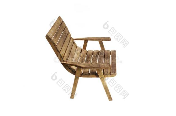 恶劣的老的木制的椅子隔离的向白色的背景