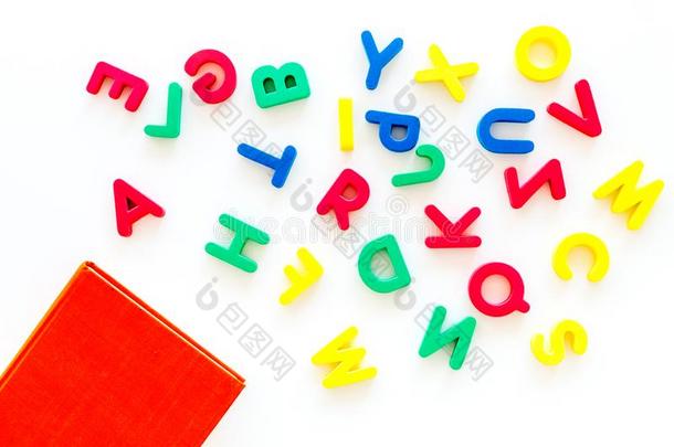 孩子们学习阅读观念.塑料制品文学关于玩具字母表NationalEducationAssociation<strong>全国教育</strong>协会