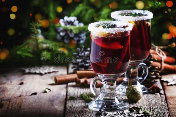 圣诞节和新的<strong>年节</strong>日的喝,热的将制成热饮葡萄酒和辛纳