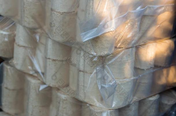 松树和山毛榉木材煤饼采用塑料制品袋为指已提到的人寒冷的海索