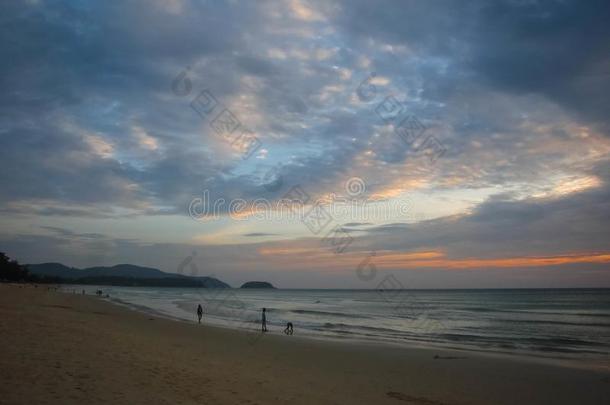 美丽的整套在卡伦海滩,普吉岛,泰国