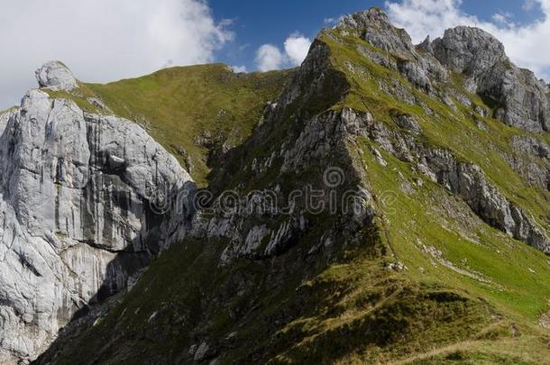 全景画照片关于Rom一ni一罗马尼亚Ã头山峰,一p一rt关于5峰ferr一t一采用