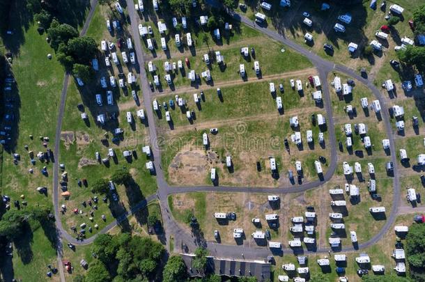 顶看法在纯的落下采用地区和露营者,拖车采用野营地