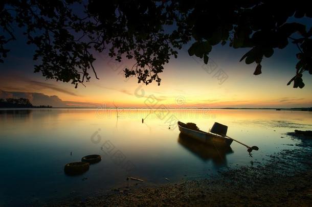 日出在可接受的海滩,吉兰丹州马来西亚