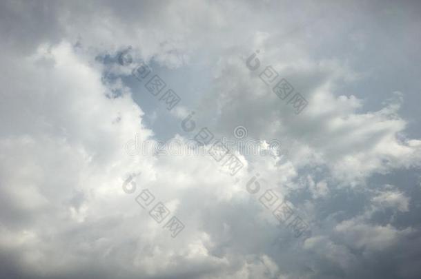 云采用指已提到的人蓝色天显示磁盘卷标1..氧环境