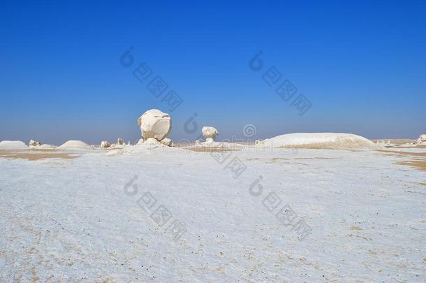 指已提到的人石灰岩形成采用白色的沙漠撒哈拉沙漠埃及