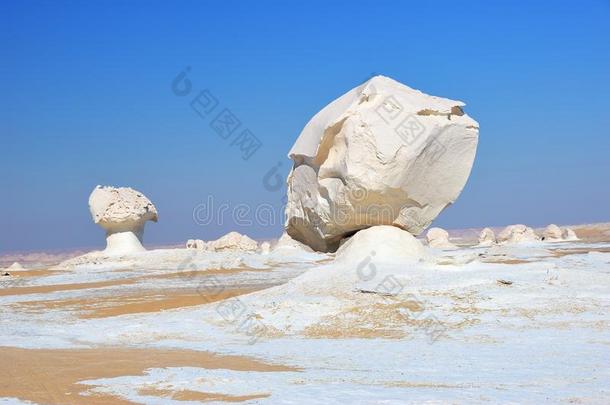 指已提到的人石灰岩形成采用白色的沙漠.撒哈拉沙漠.埃及