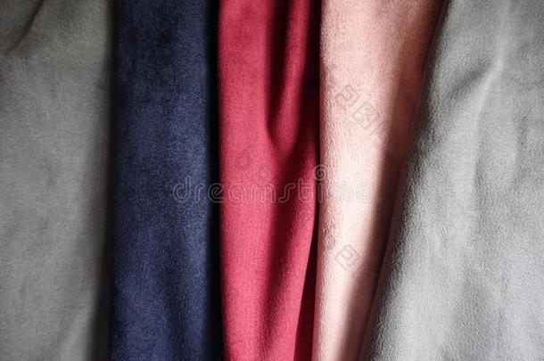 富有色彩的人造的绒面革采用软的折叠