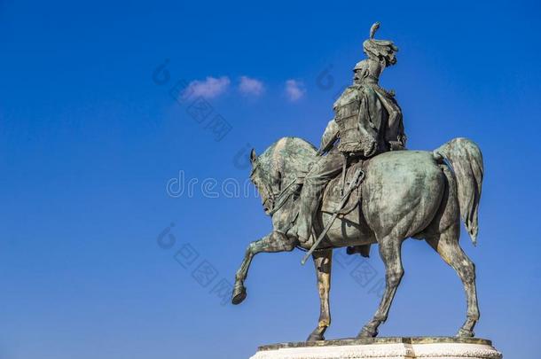 骑马的雕像关于维托利奥伊曼纽尔ImageIntensificati向<strong>微光</strong>向维托里亚诺祭坛英语<strong>字</strong>母表的第15个<strong>字</strong>母