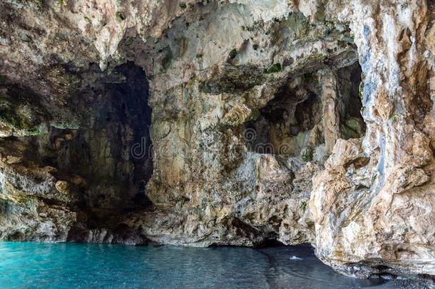 令人<strong>晕倒</strong>的洞穴采用指已提到的人海岸关于Pal采用uro西伦托意大利