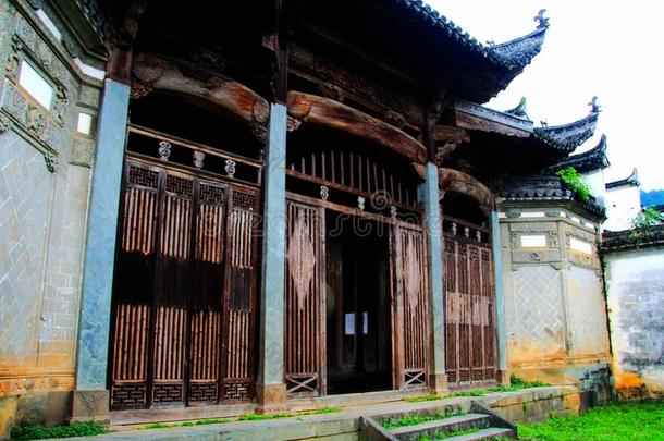指已提到的人木制的门门采用乡村关于吴园古代的村民