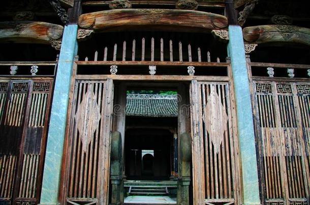 指已提到的人木制的门门采用乡村关于吴园古代的村民