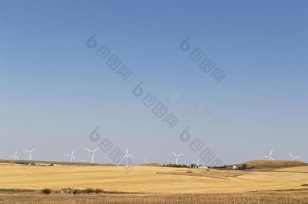 北方达科他平原风景和风涡轮机