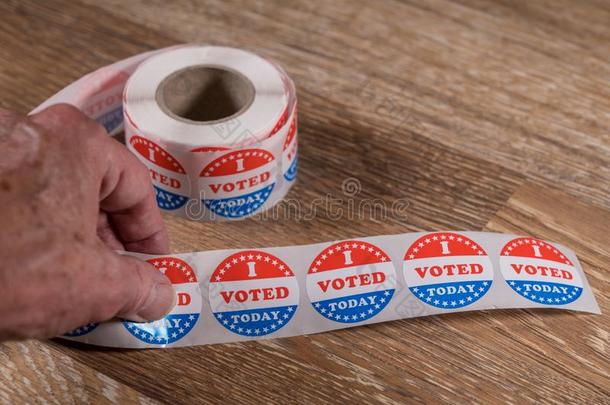 辗<strong>关于我</strong>投票通过今天纸有背胶的标签向表和较高的男人int.哈