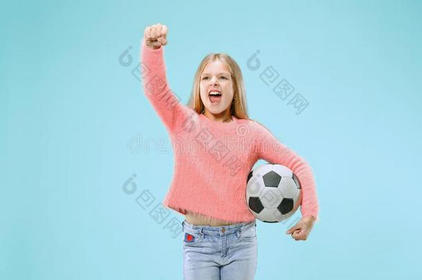 <strong>扇子</strong>运动青少年演员佃户租种的土地足球球隔离的向蓝色后面