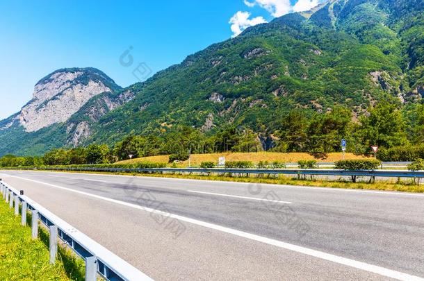 高速<strong>公路公路</strong>采用瑞士