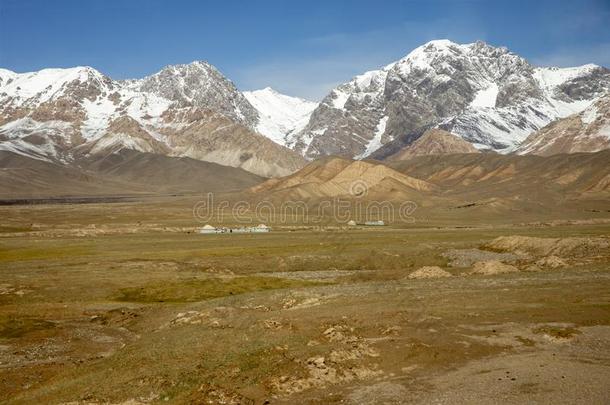 传统的蒙古包采用Tientsin天津掸人alp采用e草地