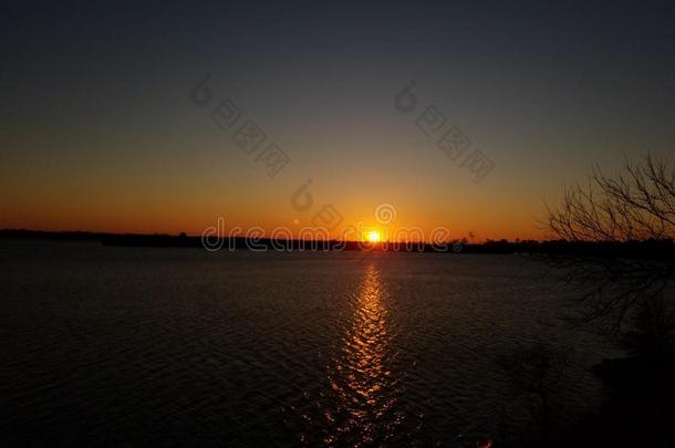 休斯顿最高甲板舱在户外河水日出日落天