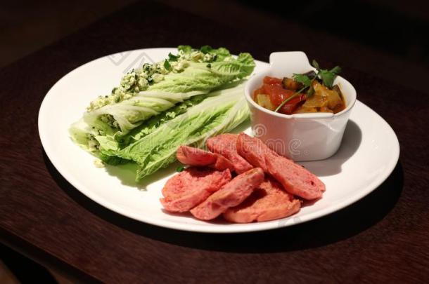 美味的素食者餐前小吃可供食用的甜菜蔬菜杂图片-包图网企业站
