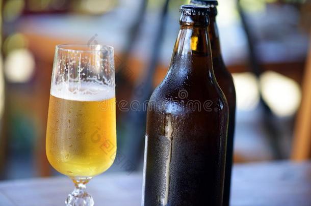 偶然的照片关于浑身出汗的玻璃关于啤酒