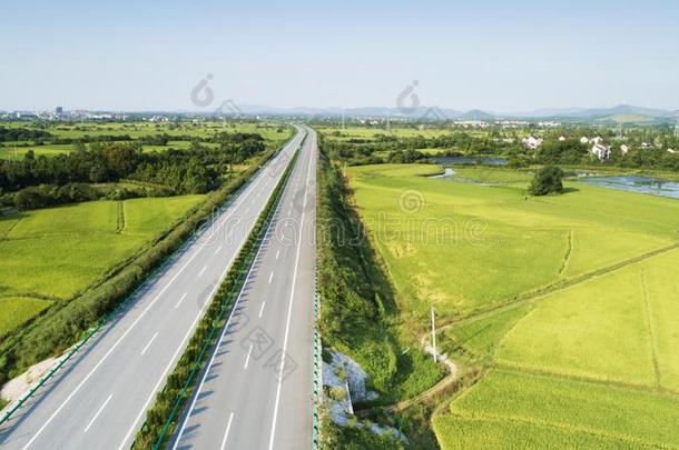 空气的照片关于指已提到的人美丽的乡村关于南方中国采用奥图