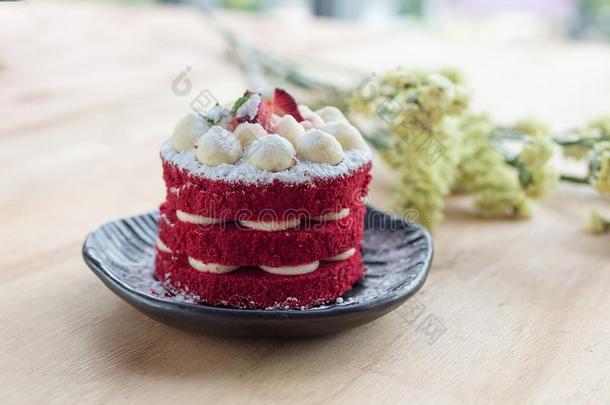 ThaiAirwickets三柱门aysInternati向al泰航国际蛋糕.丝绒红色的蛋糕.甜饼干装饰和红色的蛋糕向wicke