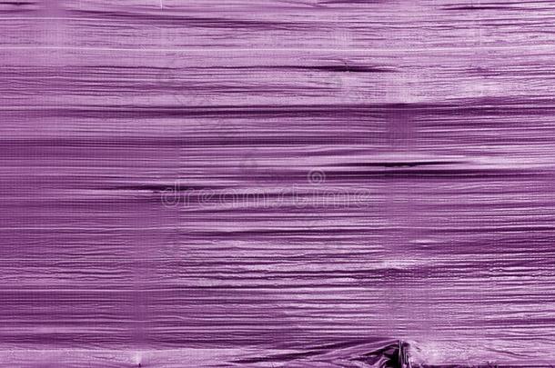摺皱的透明的塑料制品表面采用紫色的颜色.