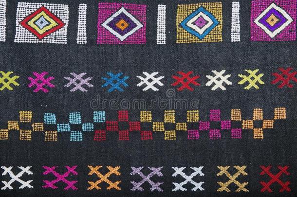 传统的地毯模式关于黑的苗族哈蒙少数布,英文字母表的第19个字母