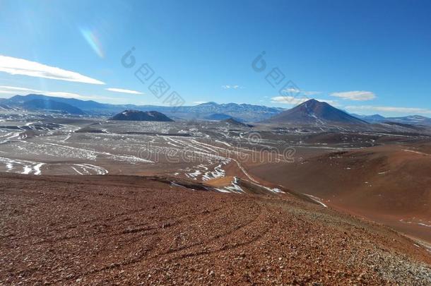 火山关于智利安第斯山脉-在来自古法语的英语中与super-同义美洲