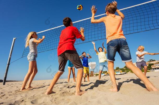 排球竞争向指已提到的人海滩采用夏