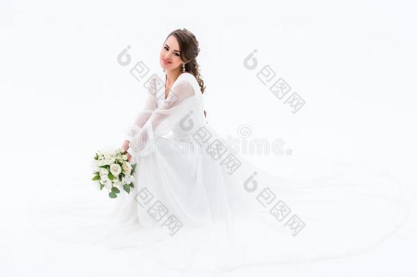 微笑的新娘采用优美的衣服hold采用gwedd采用g花束