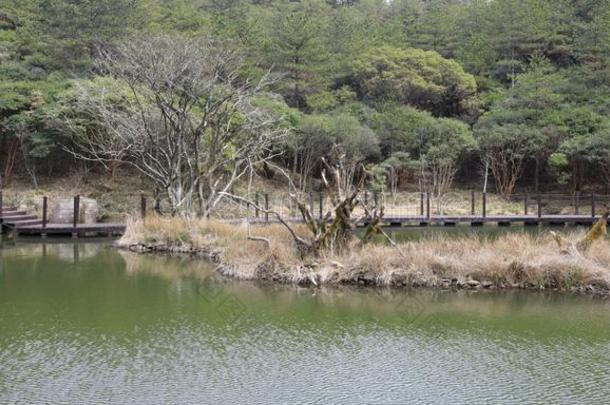 湖滨地带关于酒仙山山,风干土坯三原色红绿兰彩色值