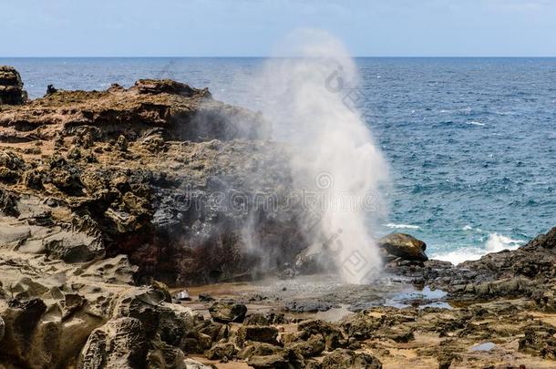 纳<strong>卡莱尔</strong>呼吸孔爆发采用毛伊岛,美国夏威夷州