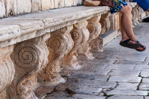 长凳使关于石头采用赫瓦尔城镇