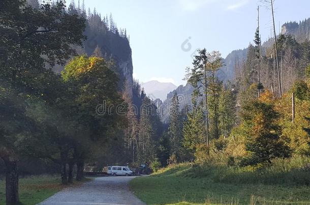 波兰,马拉波尔斯卡,汽车品牌名称--捷克山-指已提到的人美容的山谷.