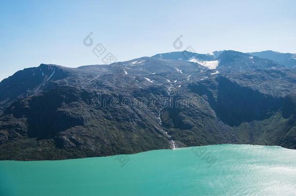 贝塞根背脊越过壮丽的高兴湖采用尤通黑门山人名