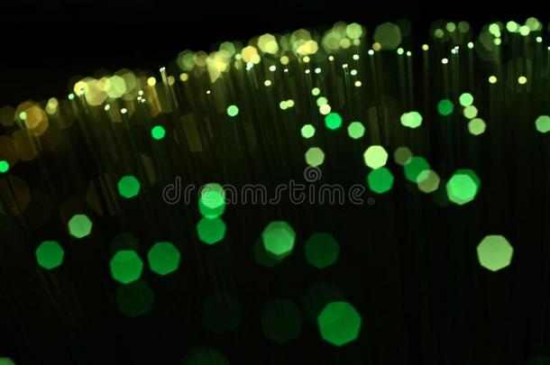 <strong>光纤</strong>光学采用绿色的,关在上面