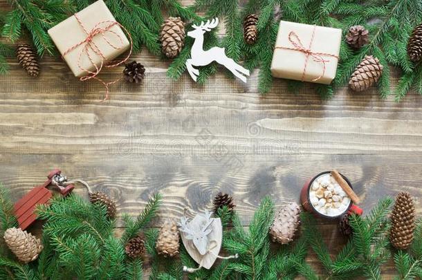 圣诞节假日边-礼物,和装饰向木制的板