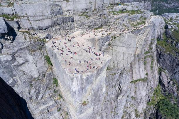 平的岩石普雷克斯特伦越过峡湾Lyse峡湾en是（be的三单形式自然的吸引