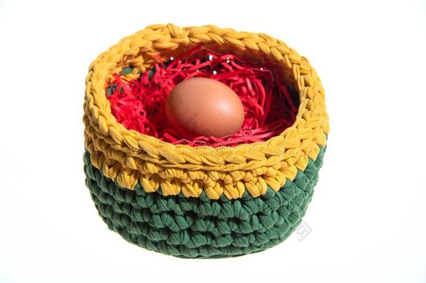 描画的复活节鸡蛋采用愈合篮