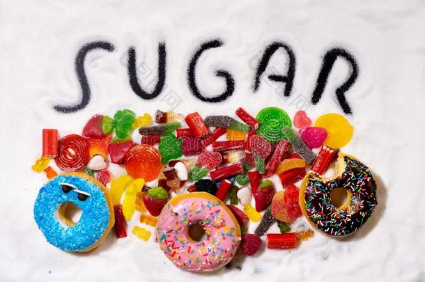 关在上面关于关于甜的多色结晶糖采用不健康的食物<strong>持续时间</strong>
