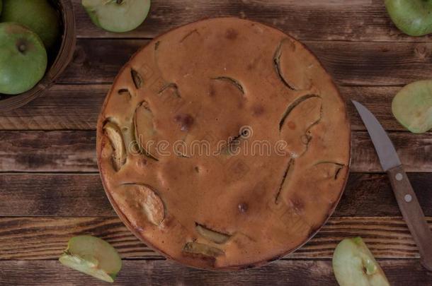 苹果馅饼.圆形的蛋糕.馅饼和苹果.