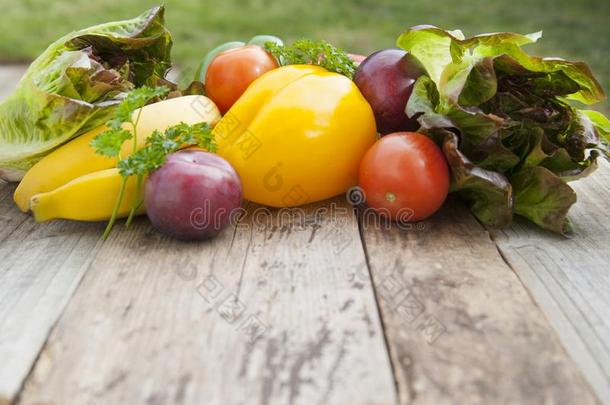 新鲜的富有色彩的蔬菜组成部分FaroeIsl和s法罗群岛严格的素食主义者和健康的科奇