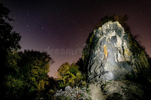 岩石形成和星座大的熊